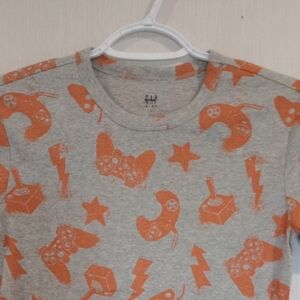 Gap Gray and Orange Kids Gaming Shirt